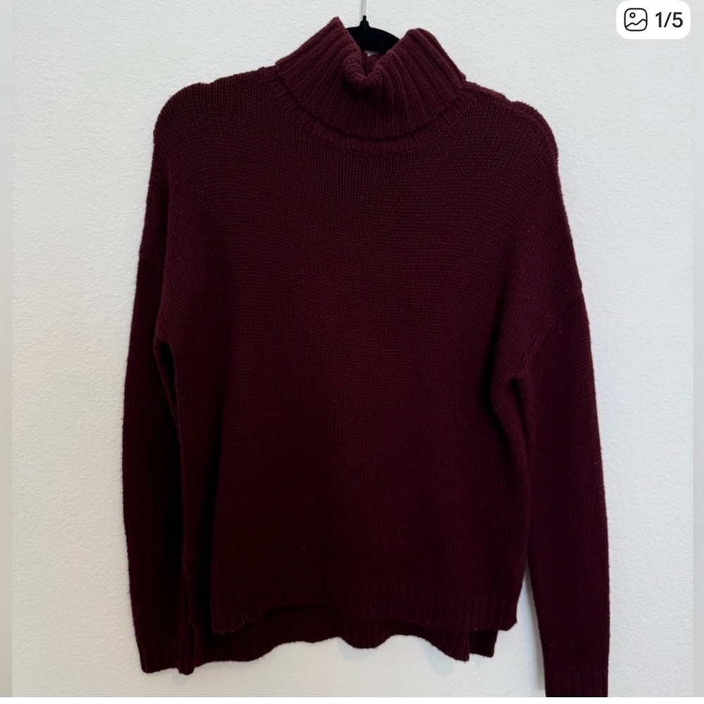 Old Navy Women's Deep Maroon Turtleneck Sweater - Picture 3 of 3